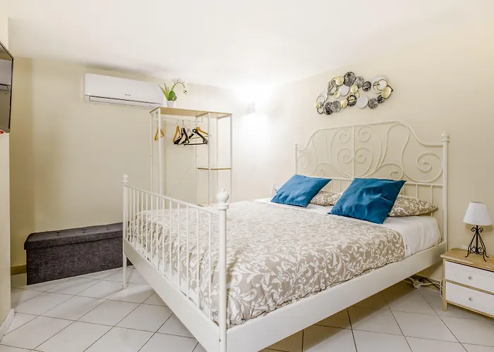 Residence Appartamenti Santa Teresa a Chiaia Napoli